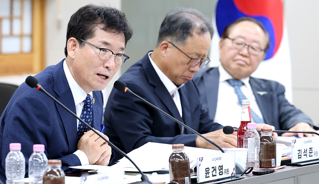 윤석열이 지명한 윤건영 국가교육위원 임기 마칠까