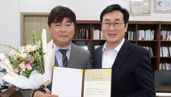 ‘권한없는 사람’에서 ‘특별보좌관’ 됐다