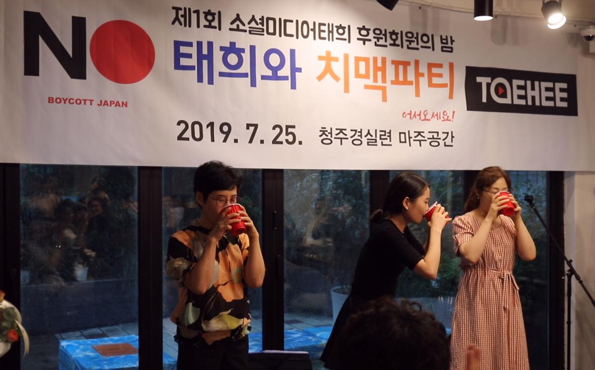 맥주빨리마시기 대회..오른쪽에 계신 분이 1등