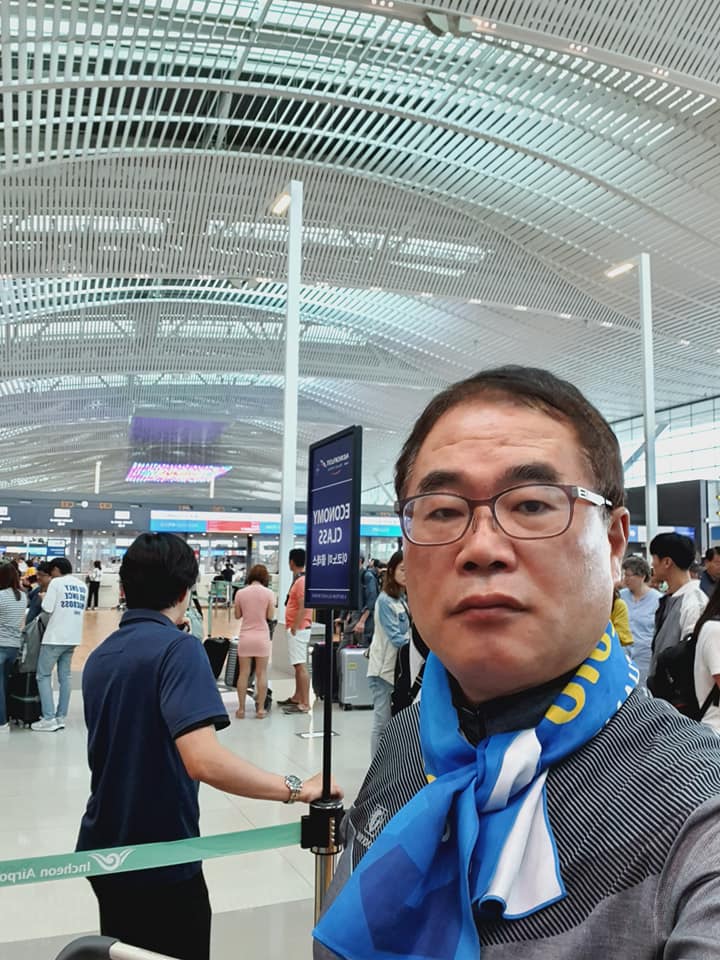 지난 26일 러시아로 출국직전의 김상용교수./김상용교수 페이스북 캡쳐